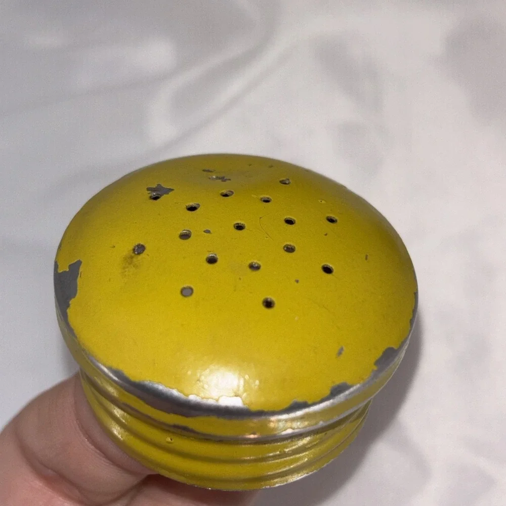 Vintage Amber Glass Salt‎ Pepper Shakers Takahashi Japan Yellow Metal Screw Lids
